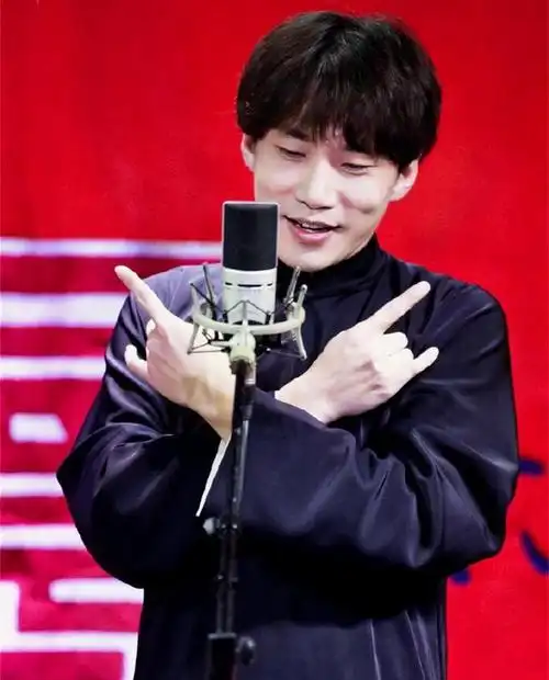 德云社修改节目单何九华到六队客串与师哥张鹤伦一起说群口