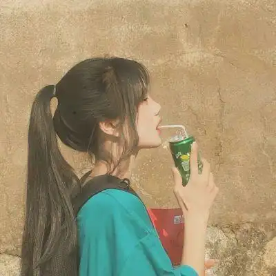 侧脸女头像简单干净图片,元气满满的女头像仙气干净可爱侧脸真人_女生