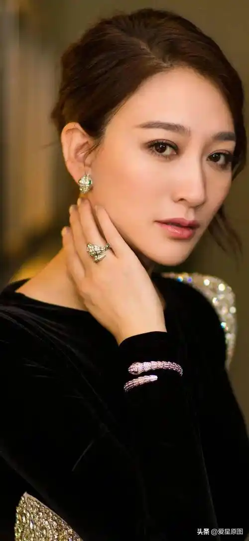 微笑天使-李小冉全图写真合集_角色_万物_生灵