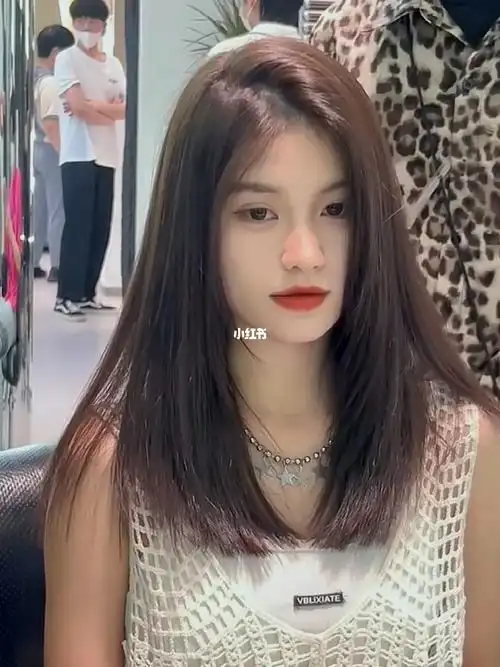 剪完不单车中长发发型简约高级显脸小