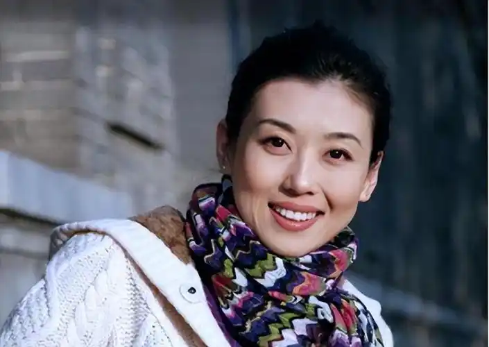 回顾李红农村小妹到央视名嘴她的成名路比你想得更艰辛