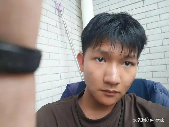 现实生活中男生颜值6分是什么样的