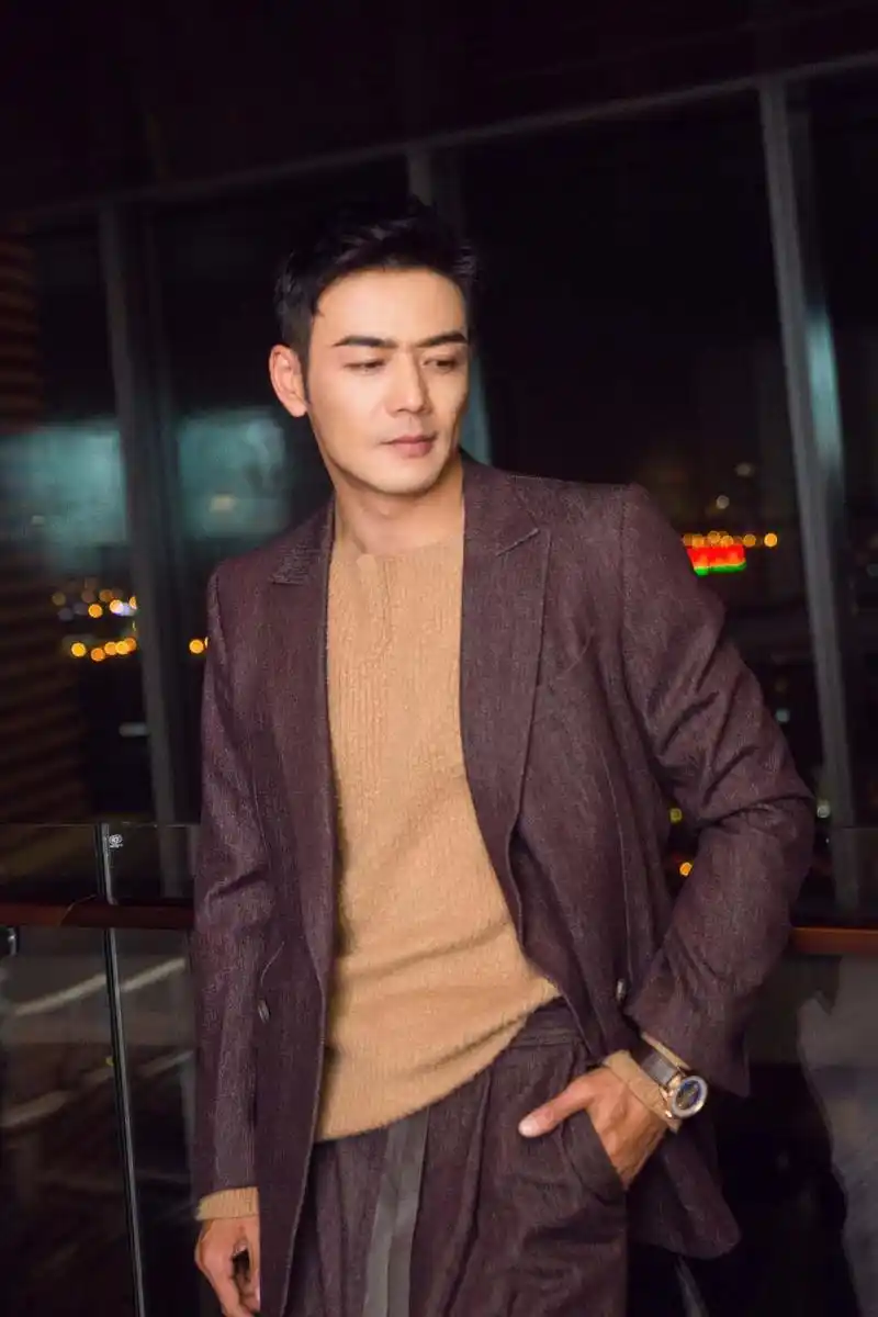 杨烁帅气高清图片