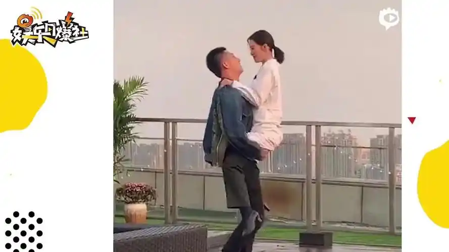 李沁黄景瑜新剧路透甜齁了上演"树袋熊抱"姿势暧昧