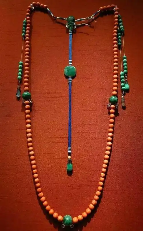 8亿!清代朝珠,中国顶级的奢侈文玩!