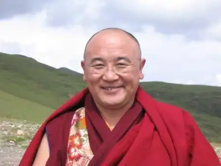 是佐钦寺年轻一代活佛中很重要的一位,现任佐钦寺寺管委员会副主任