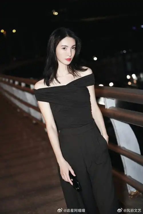 金晨巴黎出发图