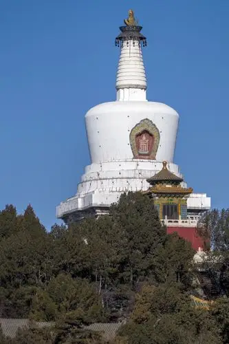 北海公园的白塔作者孔繁成