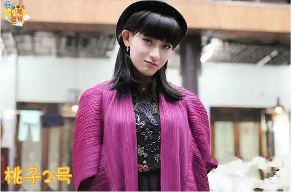 看气质!黄子韬男扮女装妩媚动人