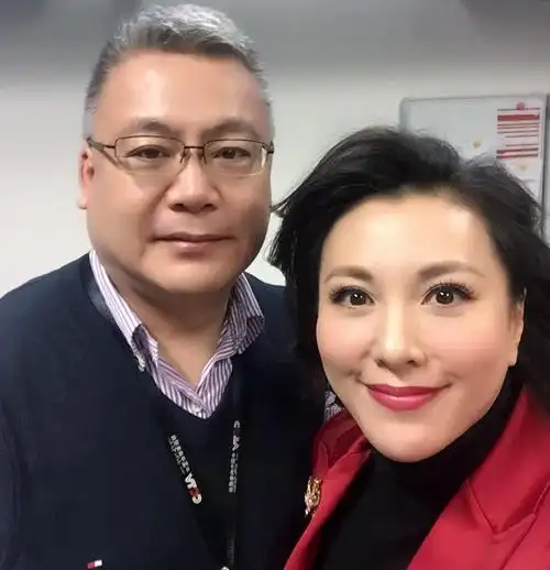 回顾主持人梦桐与富商结婚19年零绯闻今47岁风韵犹存