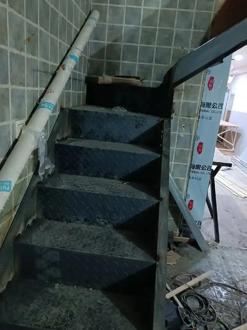 贵阳附近周边碳钢花纹板楼梯定做安装整套服