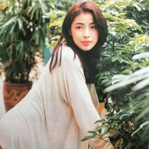 张学友老婆罗美薇旧照曝光温婉漂亮不输一代玉女周慧敏