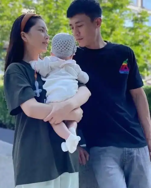 演员杜淳老婆王灿背景 杜淳老婆王灿第一任丈夫插图