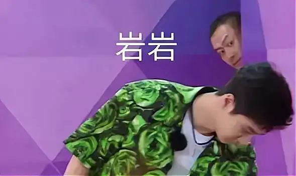 这就是街舞王一博全情投入身后两人不苟言笑助理操碎心