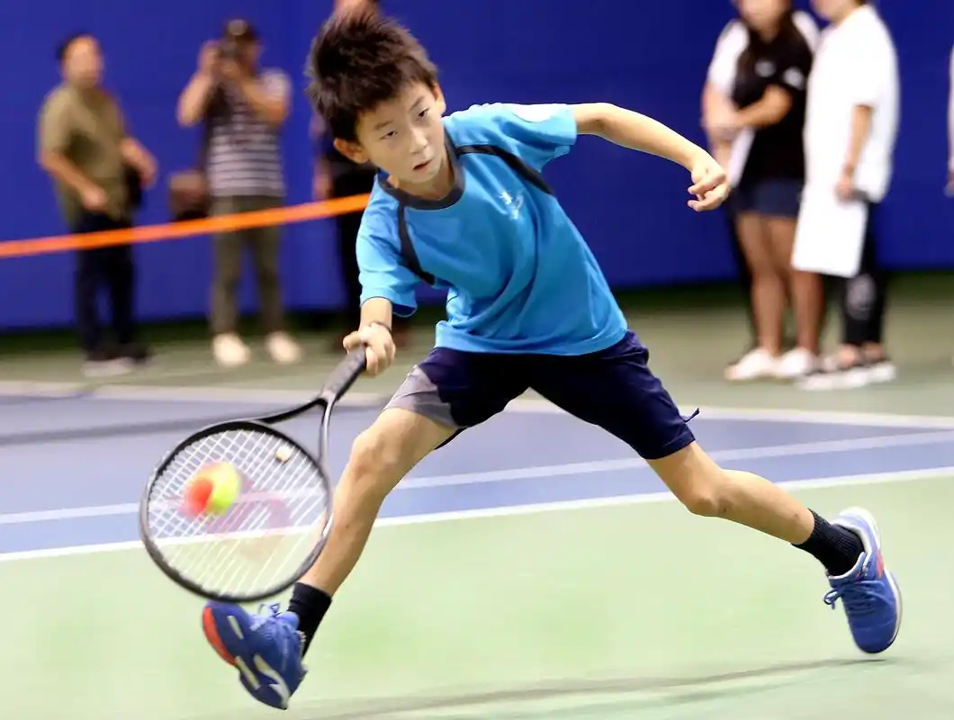 网球——青少年短网挑战赛在沪开赛(2)