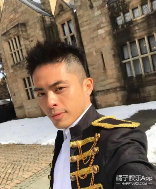 演员本名利昂霖,也可以是李昂霖