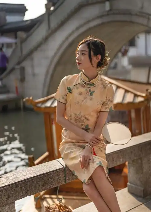 【古镇旗袍】模特:小桃摄影:xj - 上海摄影秘密花园 - 图虫