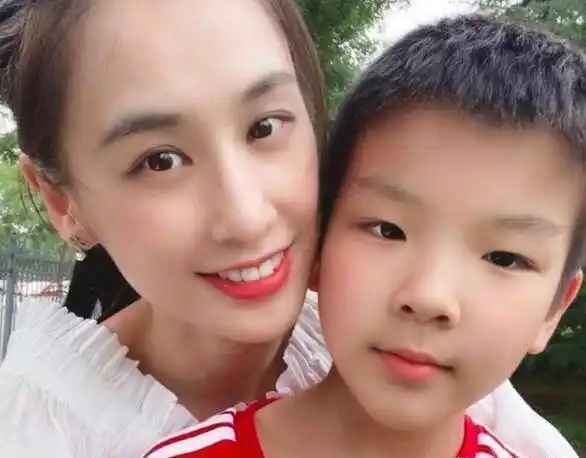 《浪姐》中有11个辣妈,宁静儿子22岁张雨绮龙凤胎3