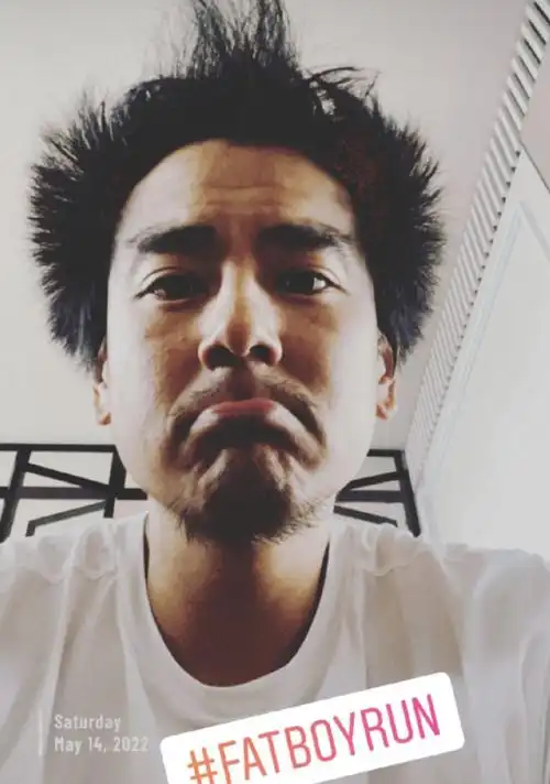 彭于晏头发凌乱胡子拉碴