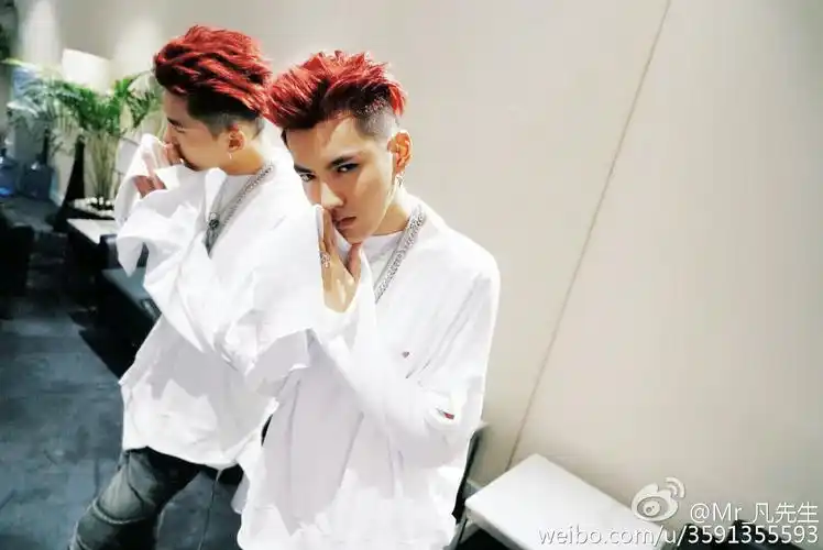 吴世勋与吴亦凡的颜值对比如何