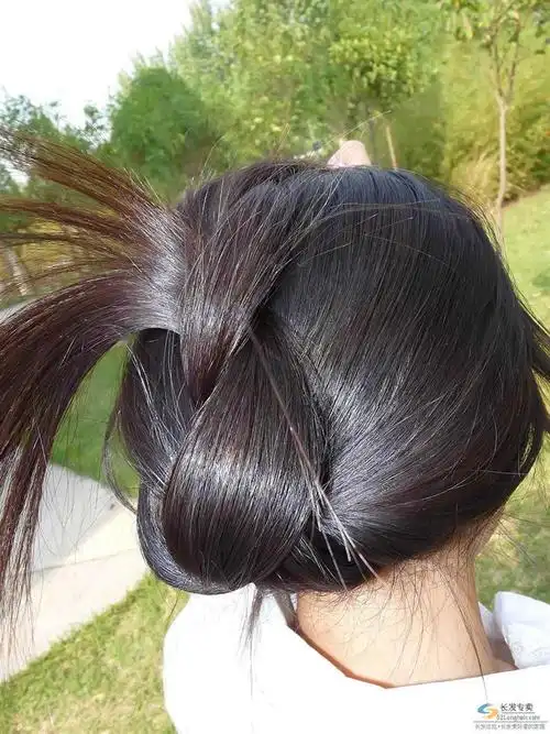 河南某高校大三女生超丰厚长发----------美的让人心醉