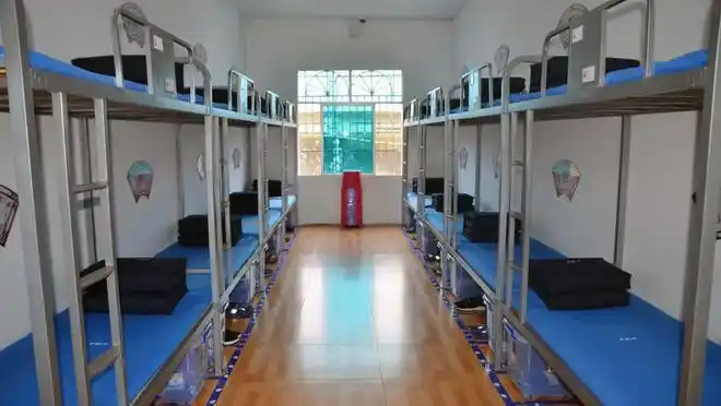 监狱和看守所睡觉有何差别