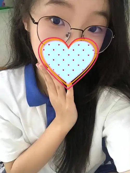 我,女孩子,今年15岁,被爸爸抱着睡3晚,成了我的阴影_妈妈_房间_不知道