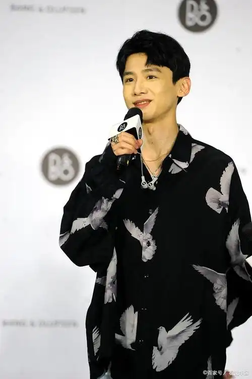 近日,在东北地区遭受严重的暴雨灾害之际,知名演员白敬亭通过中国乡村