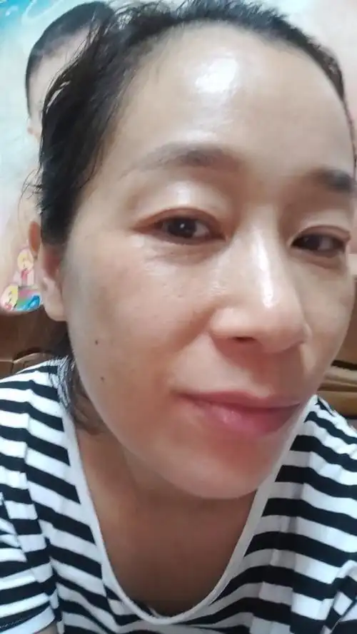 70后的阿姨来个纯素颜照