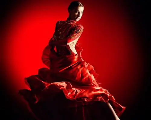 女孩跳舞弗拉门戈红色舞裙唯美5k壁纸