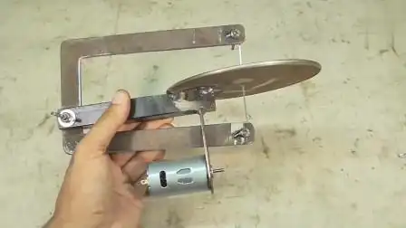 小伙自制木工线锯,结构巧妙简单实用!