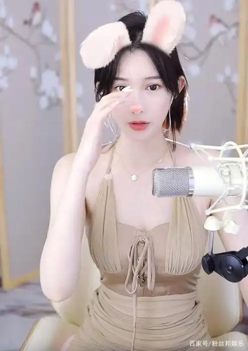 当下yy直播最有"电力"的女主播之一,美女主播"心儿"必定是当之无愧.