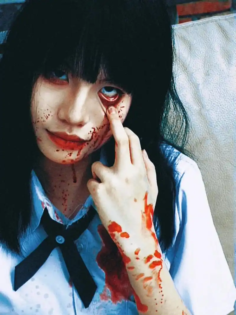 禁忌女孩.#摄影 #小众 #暴力美学 #禁忌女孩 #娜诺 - 抖音