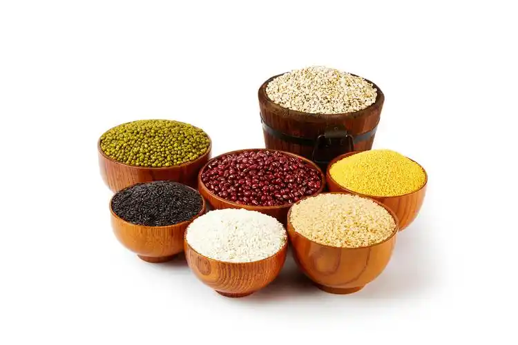 白底五谷杂粮五谷组合粮食组合木碗木桶黑米薏米红豆