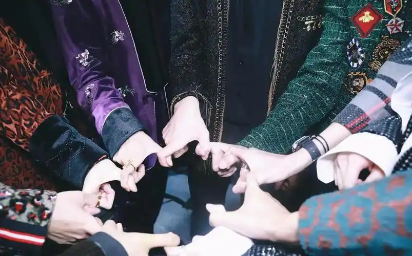 6大限定团团队手势:unine手势很难做,创系组合手势很具象