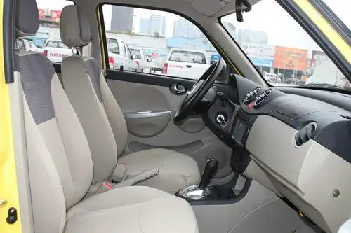 力帆320内饰图片_中国汽车消费网