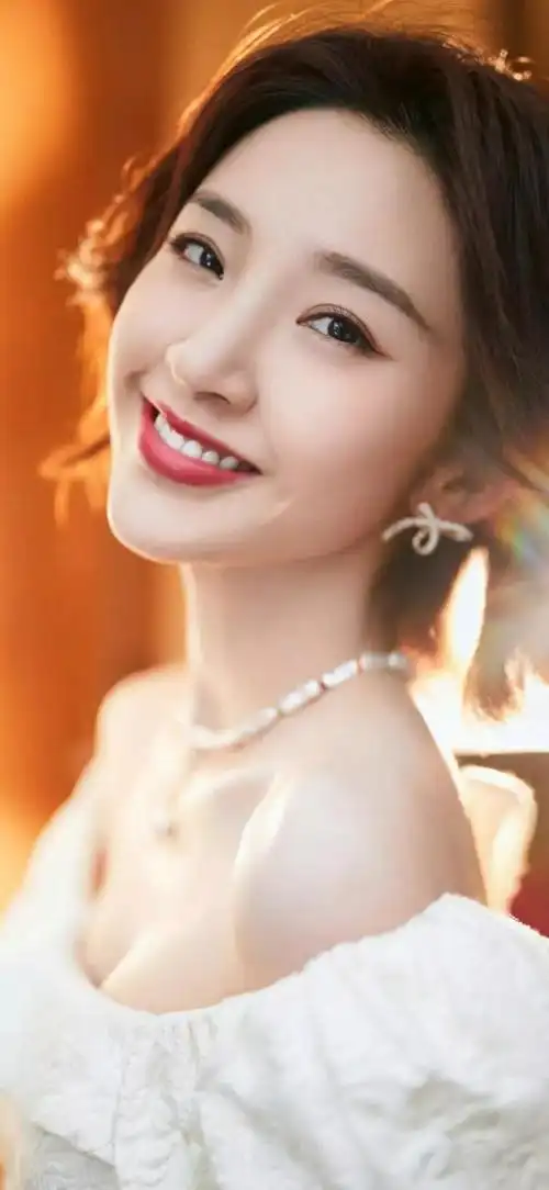 唐艺昕时尚高清写真-爱读书