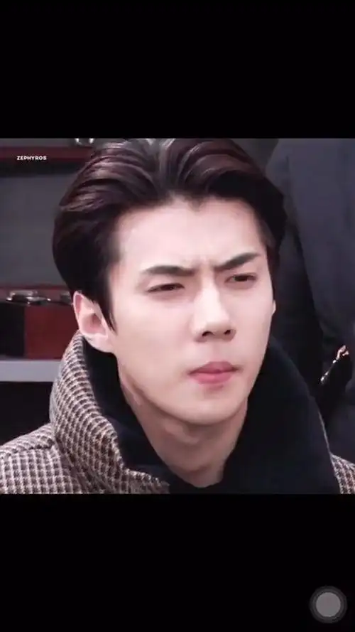 吴世勋:世勋的背头从14年惊艳到现在啊!