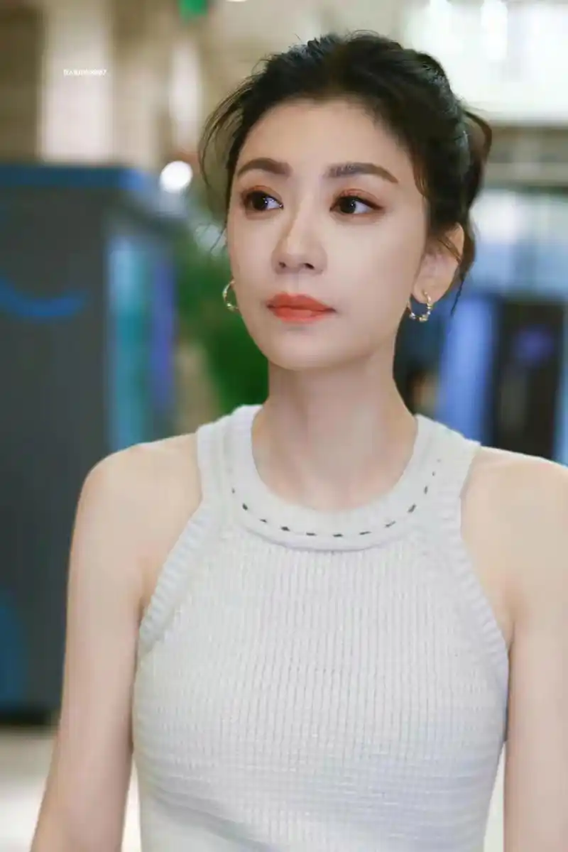 贾静雯 在乘风破浪活动现场.