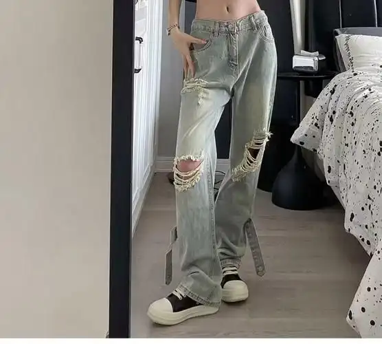 黄泥色破洞牛仔裤女秋季低腰直筒裤子美式高级废土风微喇阔腿长