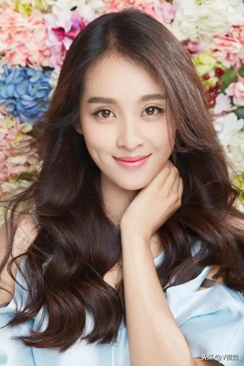 冯越在《雪豹坚强岁月》中 饰 吴天慧.