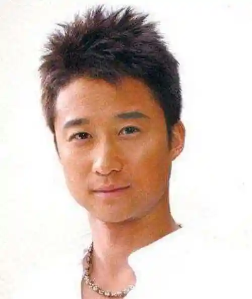 吴京:从武术冠军到银幕巨星之路,揭秘其背后的成长与机遇