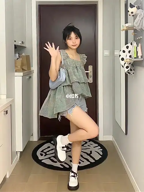 ootd155微胖小个子女生夏季格子吊带