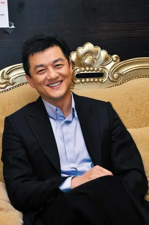 李亚鹏再婚做爸爸追爱的过程就是翻山越岭