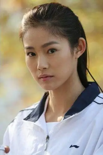 于娜是一个80后演员和模特,早年间是参加了模特大赛