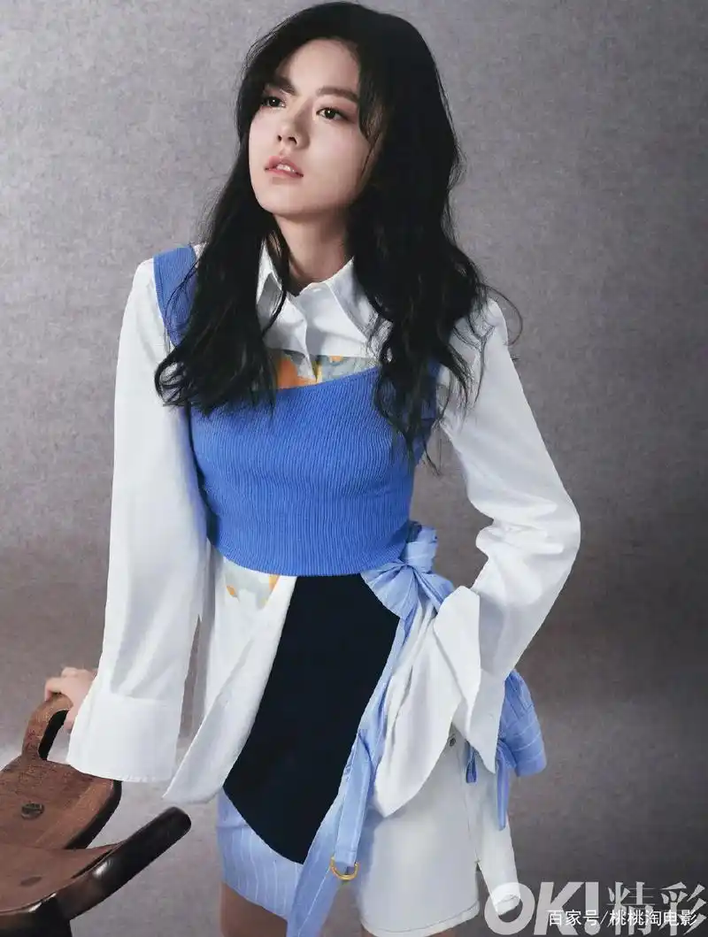 00后小花赵今麦《gq》黑白风格写真大片,变身摇滚酷女孩