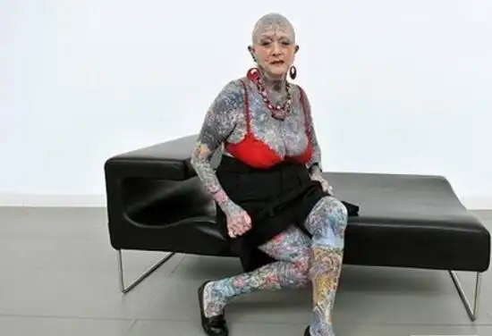 美国女子展示肛门纹身直呼太过瘾史上最变态纹身大全2