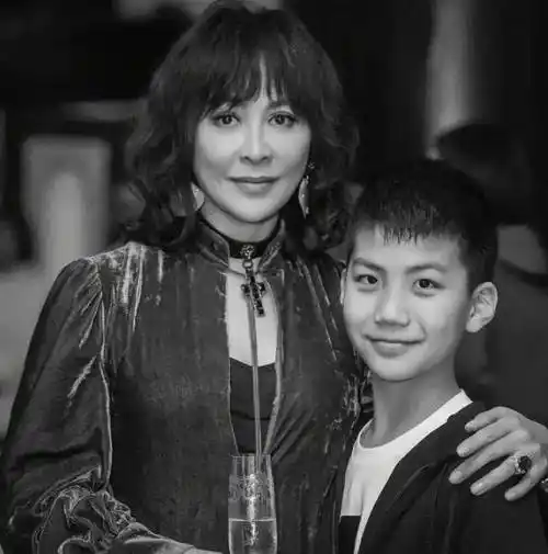 胡皓康:爸哪圈粉无数,12岁改长津湖剧本,刘嘉玲认他当干儿子_康康