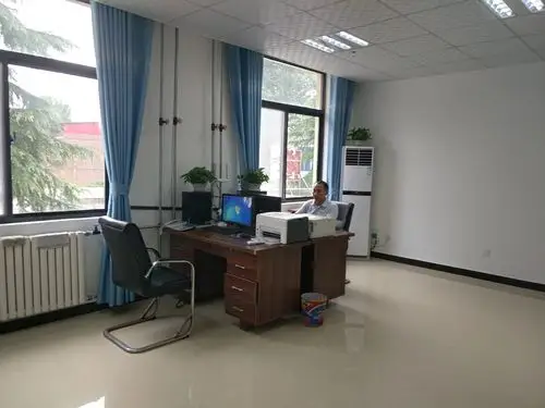 干净整洁的被褥裤 高大上的医生办公室 这里的医生24小时在岗,即使