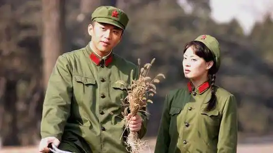 原创原创8位女星军装照佟丽娅飒气杨幂有灵气孙俪最有辨识度